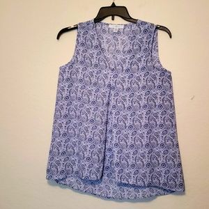 Fever paisley flowy front pleat top. Loose fit tank front V Neck high/low style